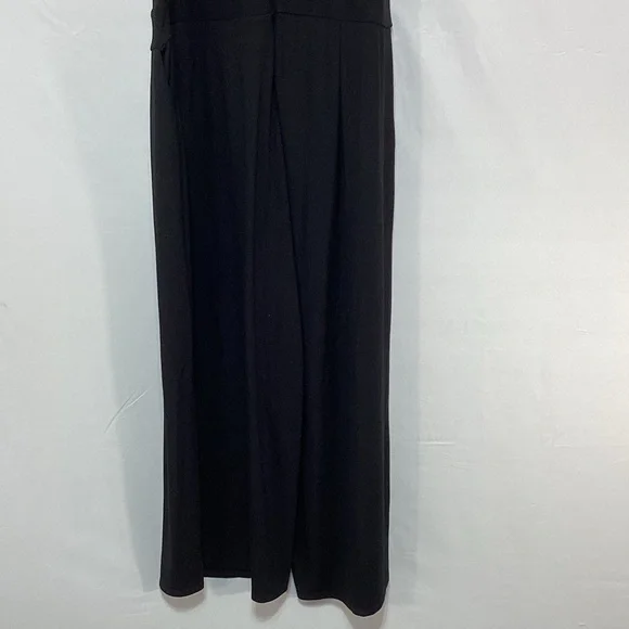 NWT Size 2 Torrid Black V-Neck Sleeveless Jumpsuit - Picture 6 of 11